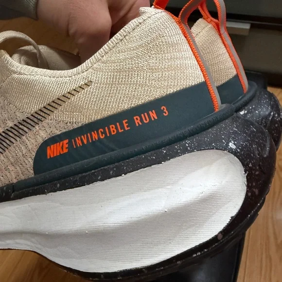Nike Invincible Run 3 - Cream and Orange Athletic Shoes
